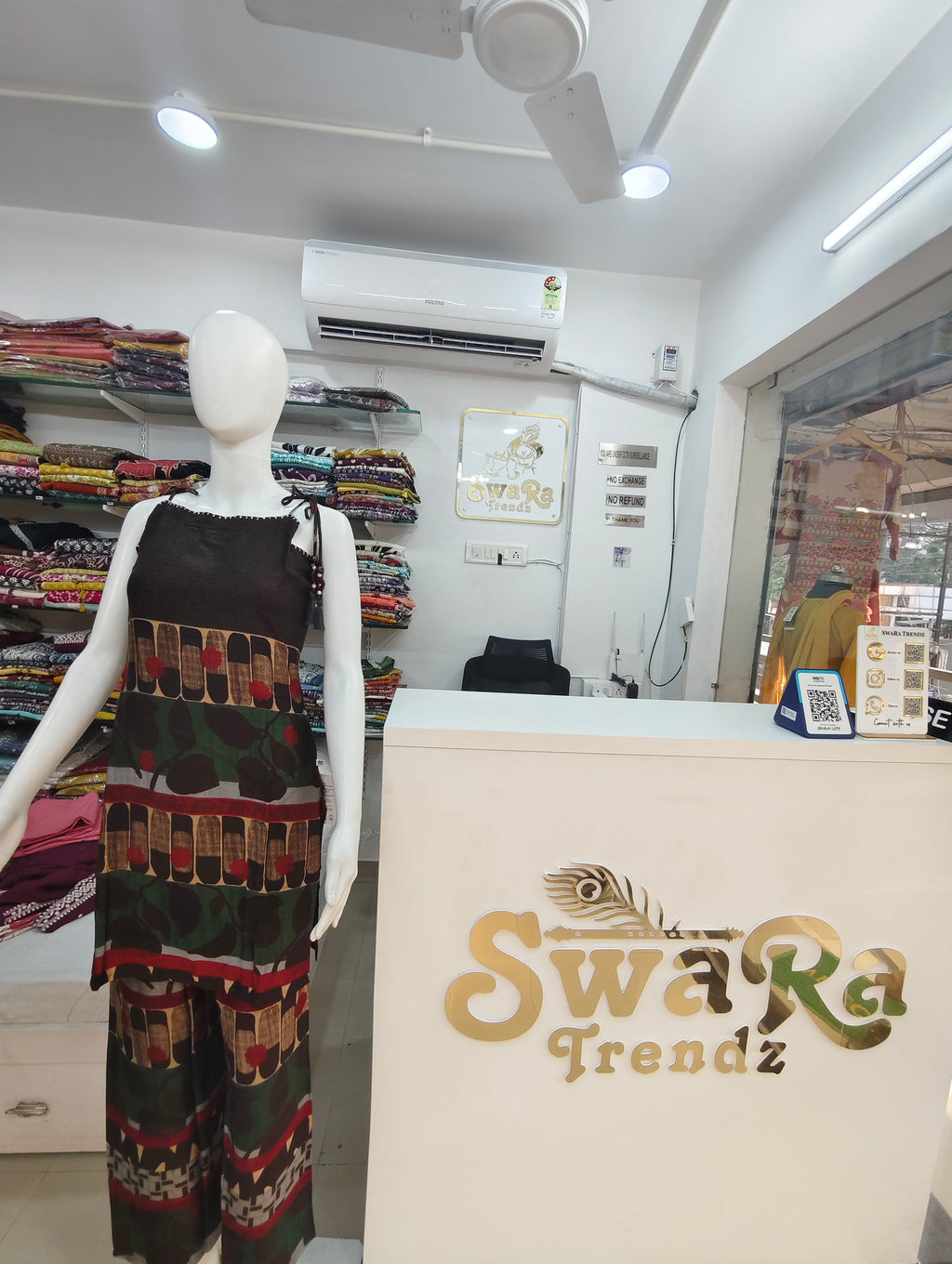 Brown Abstract Print Sleeveless Kurti Pant Co-Ord Set