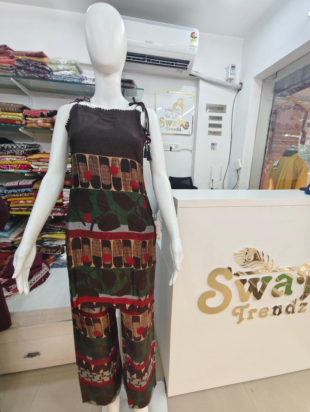 Brown Abstract Print Sleeveless Kurti Pant Co-Ord Set