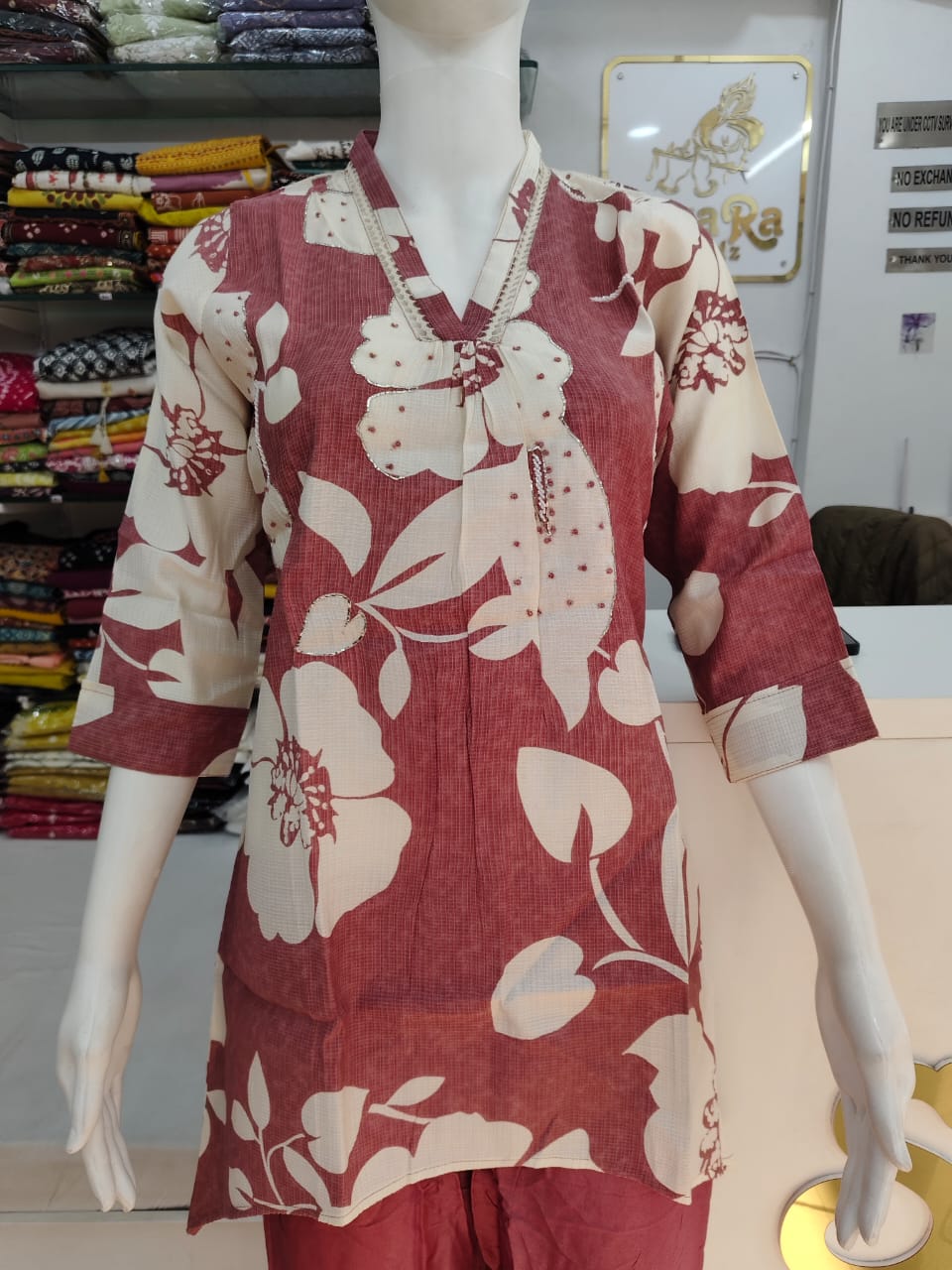 Onion pink Floral Printed Kurti Pant Set with Handwork Detailing