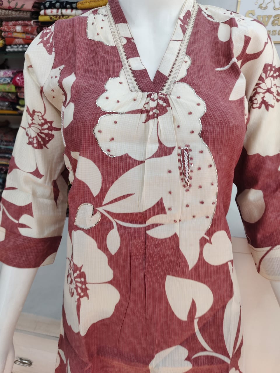 Onion pink Floral Printed Kurti Pant Set with Handwork Detailing