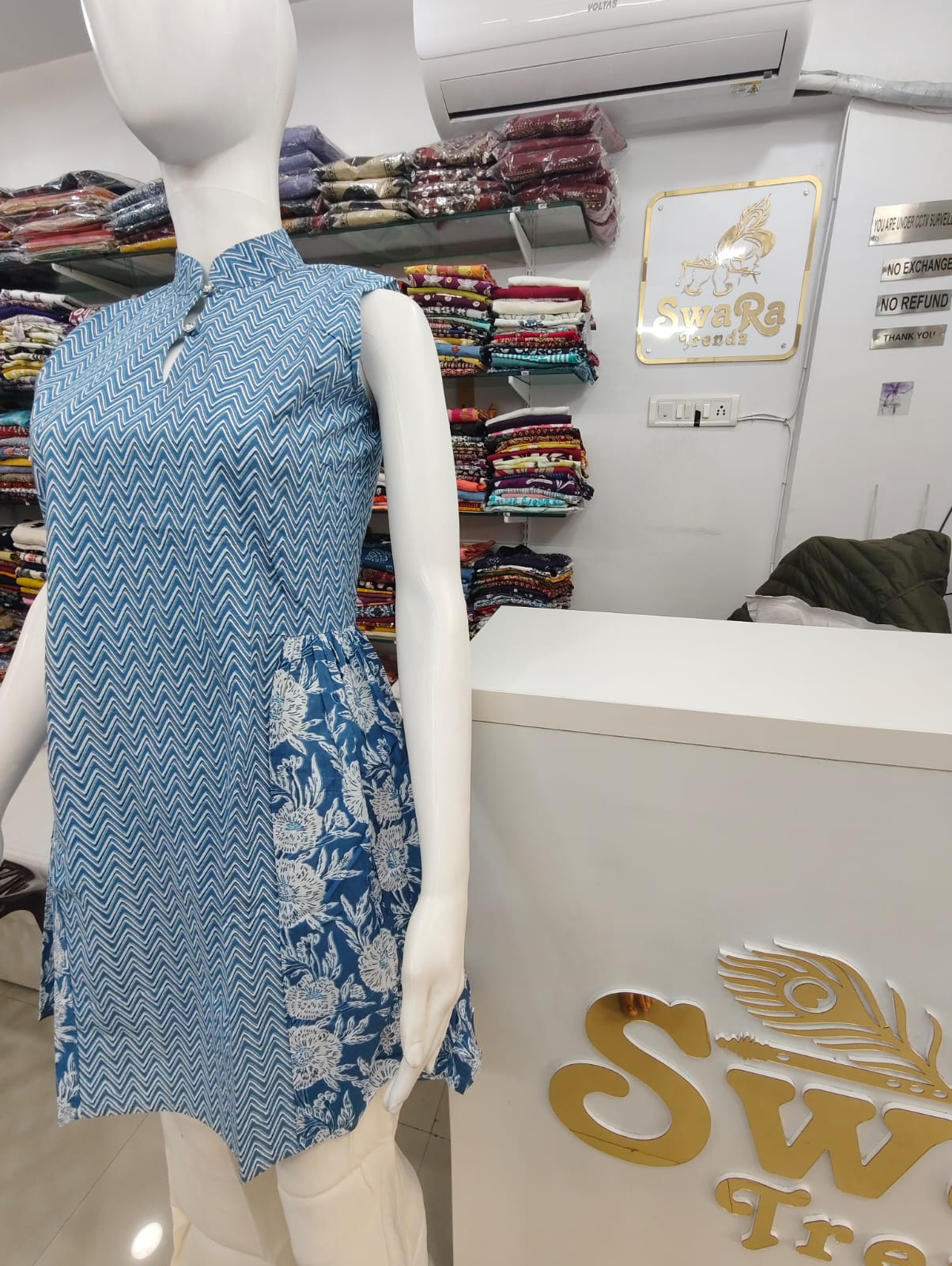 Blue Printed Cotton Short Top with Mandarin Colla