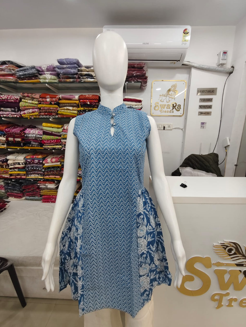 Blue Printed Cotton Short Top with Mandarin Colla