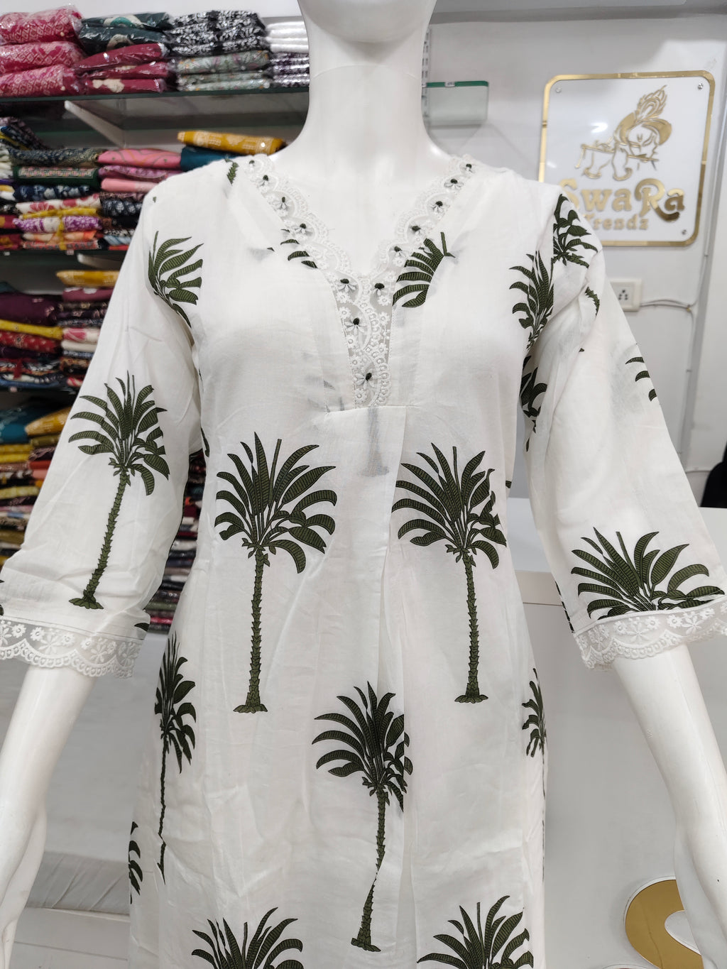 Elegant White Palm Print Kurta Set with Lace Detailing