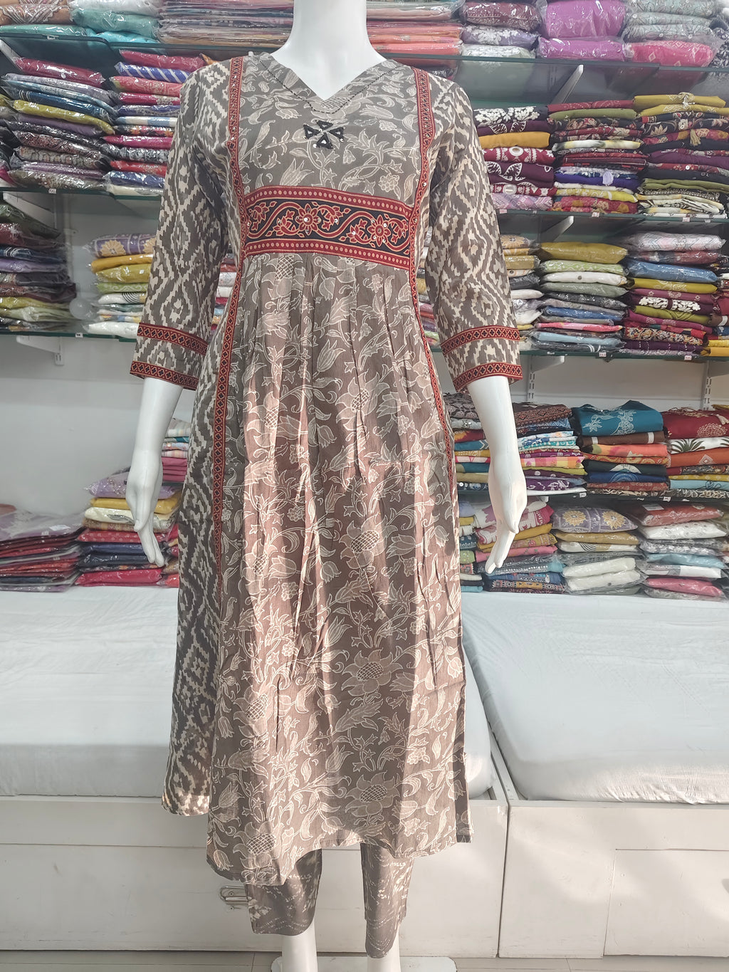 Elegant Floral Printed Cotton Kurta Pant Set for Women | Ethnic Casual Wear