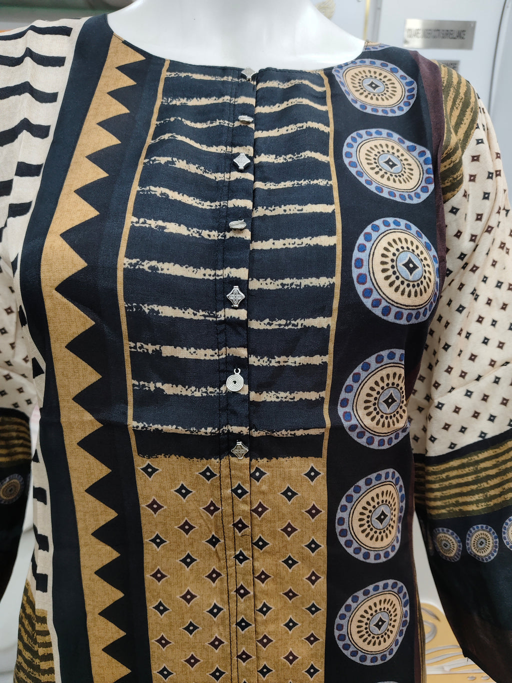 Classic Silk Printed Short Kurti Top for Women – Elegant Ethnic Casual Wear