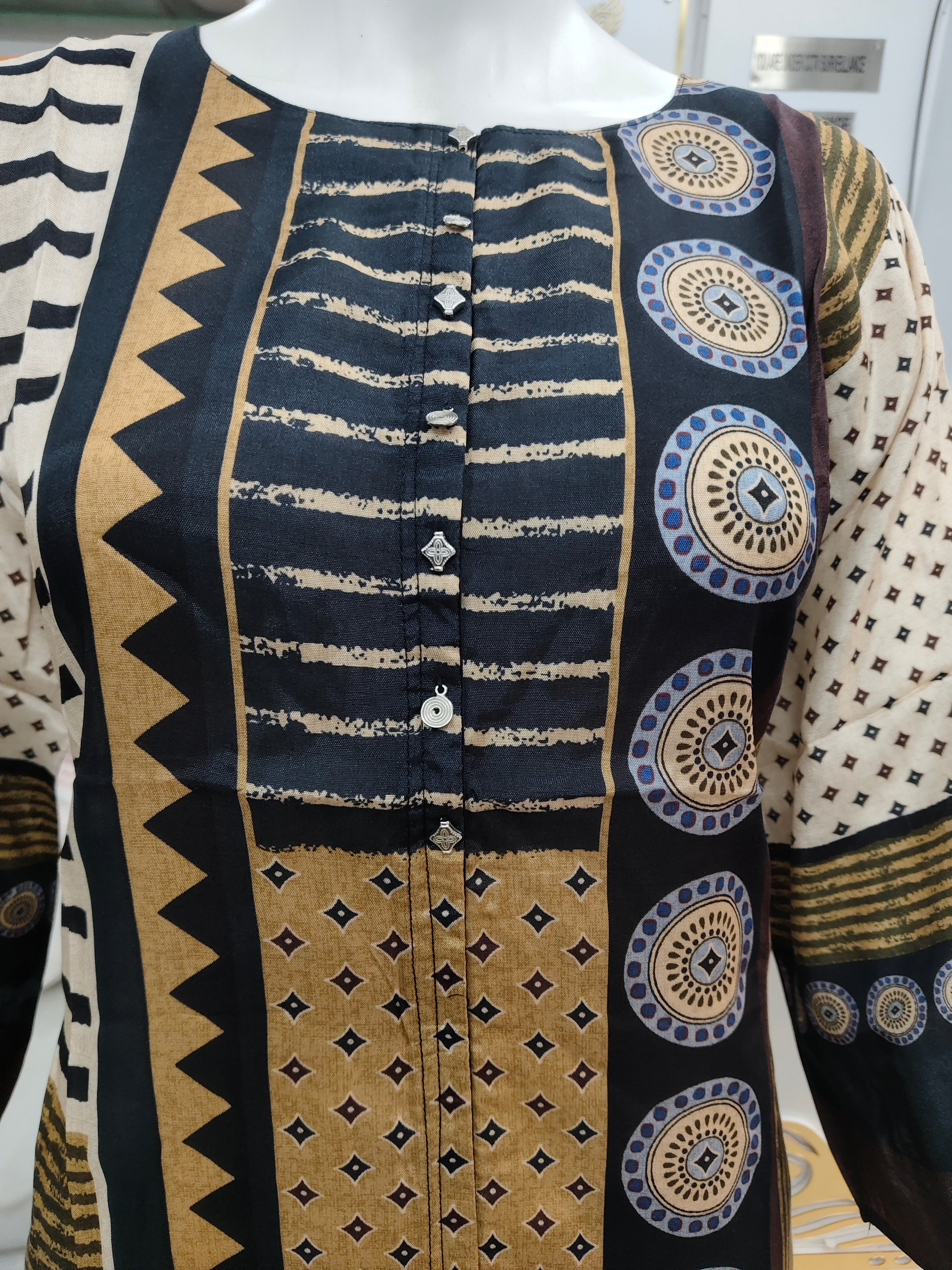 Classic Silk Printed Short Kurti Top for Women – Elegant Ethnic Casual Wear